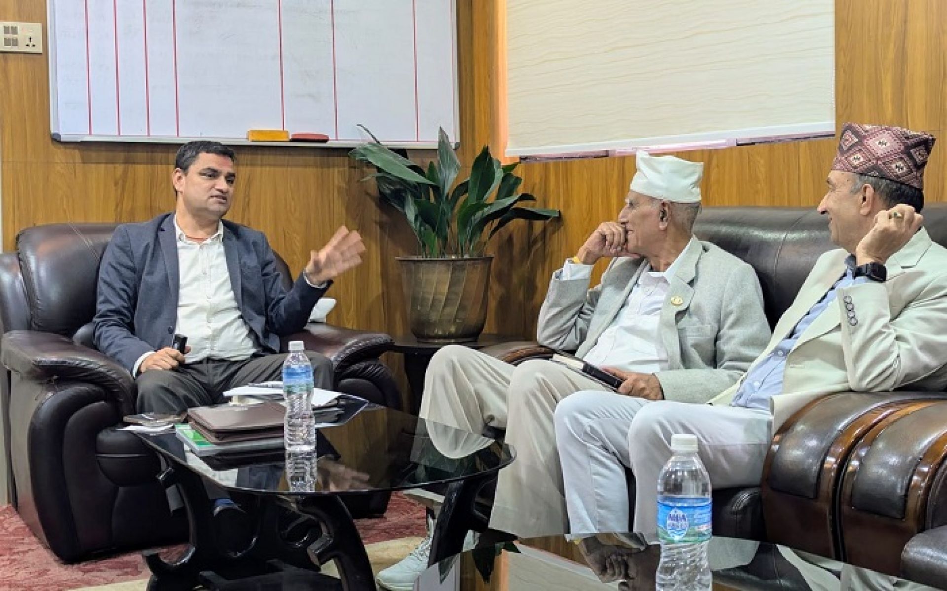 दमौली अस्पताललाई ५० शय्यामा स्तरवृद्धिको प्रक्रिया अघि बढाउने छुः स्वास्थ्यमन्त्री
